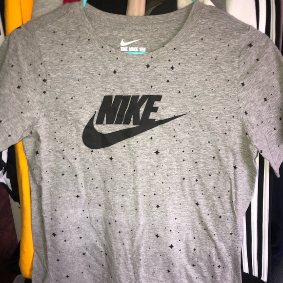 Nike Tee - Picture 1 of 2